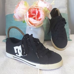 DC shoes Chelsea TX women's black canvas sneakers lace up y2k